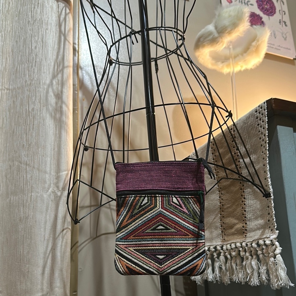 Multicolor Geometric Pattern Crossbody Bag - Picture 5 of 9